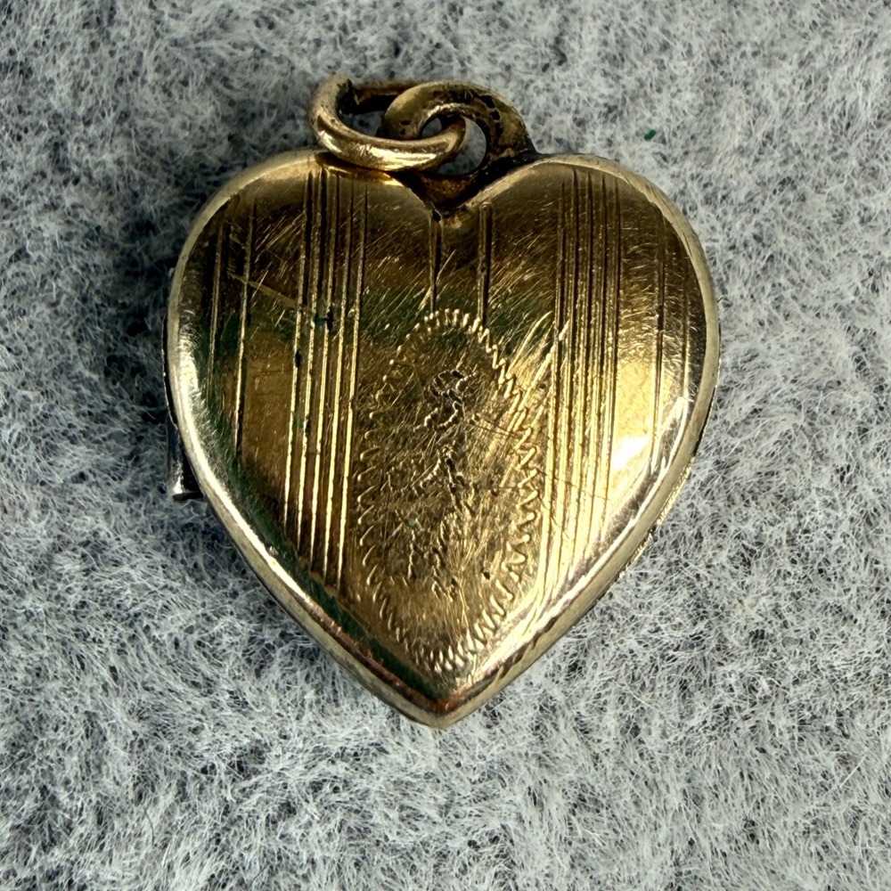 Vintage Heart Locket Gold Filled Pinstripe Engraved Small